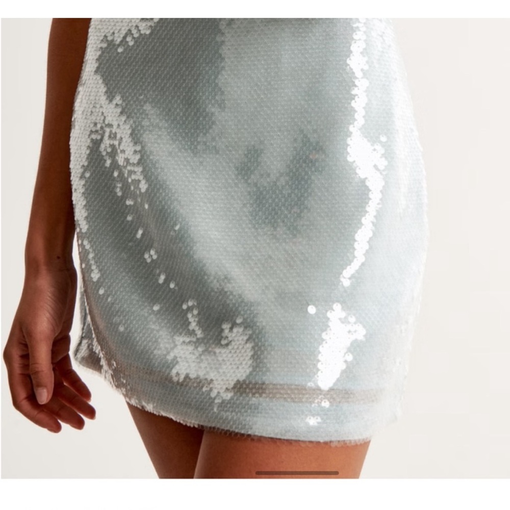 Abercrombie mini sequin high rise skort in light blue size large